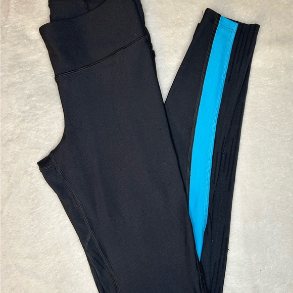 Under Armour athletic pants - Picture 2 of 4